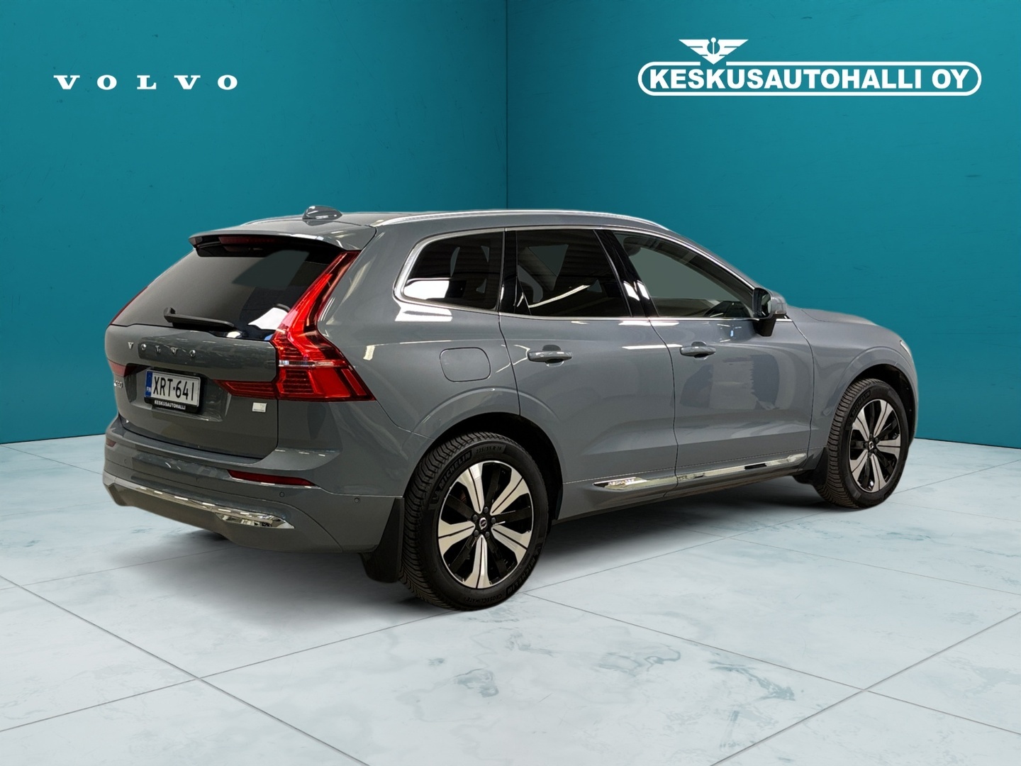 VOLVO XC60 2023