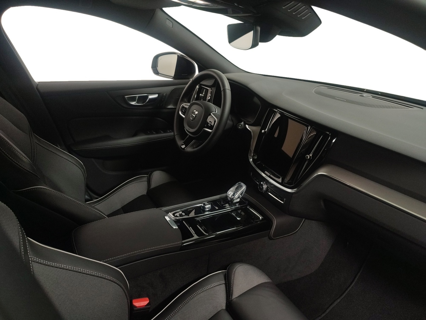 VOLVO V60 2025