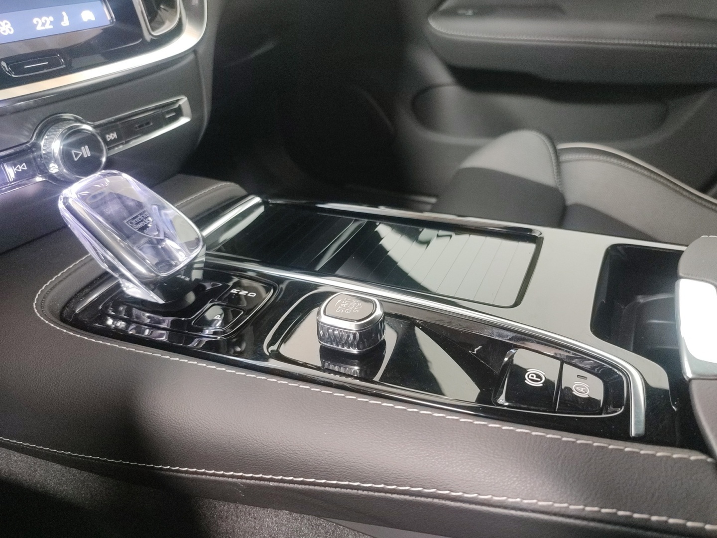 VOLVO V60 2025