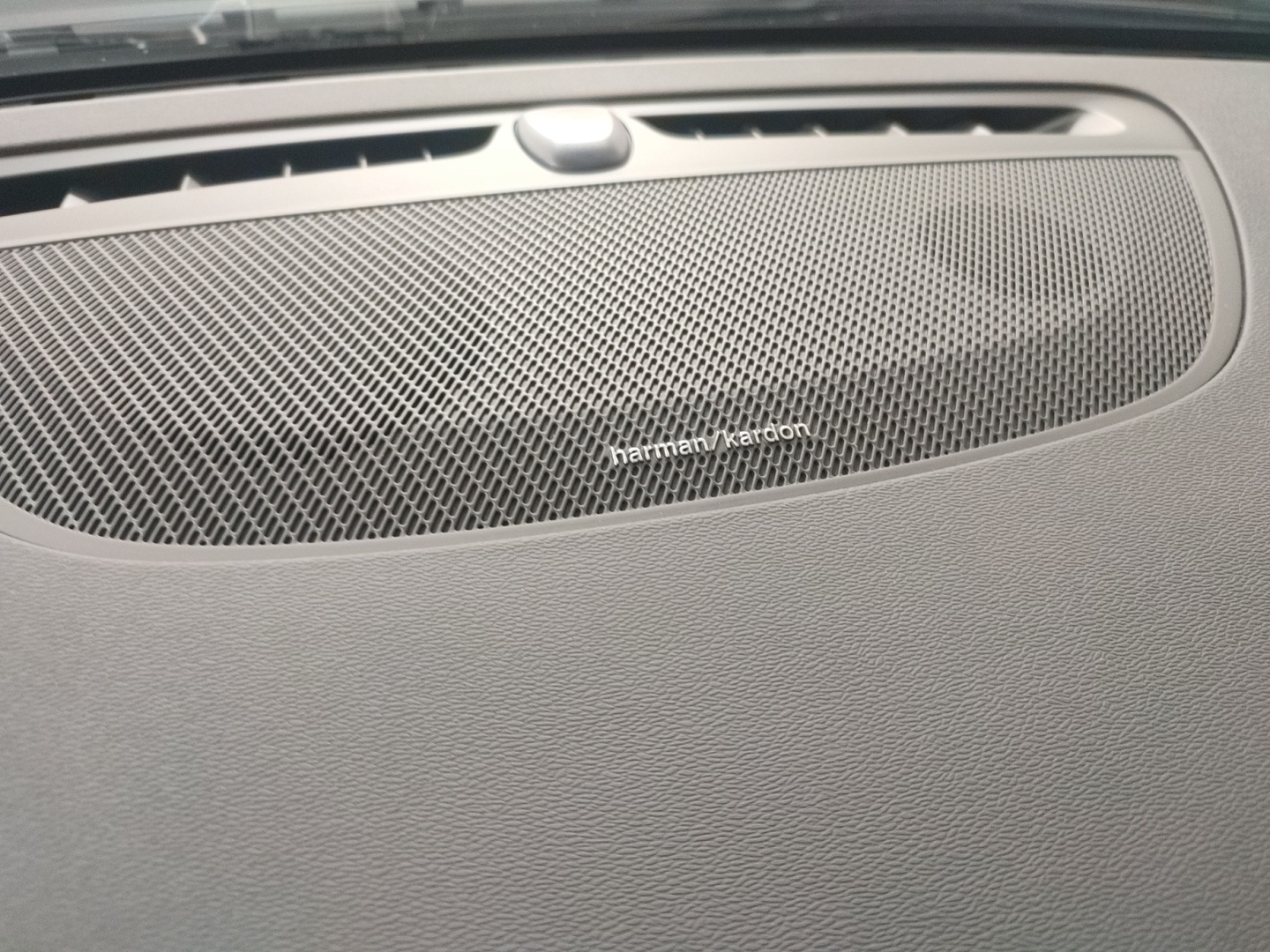 VOLVO V60 2025