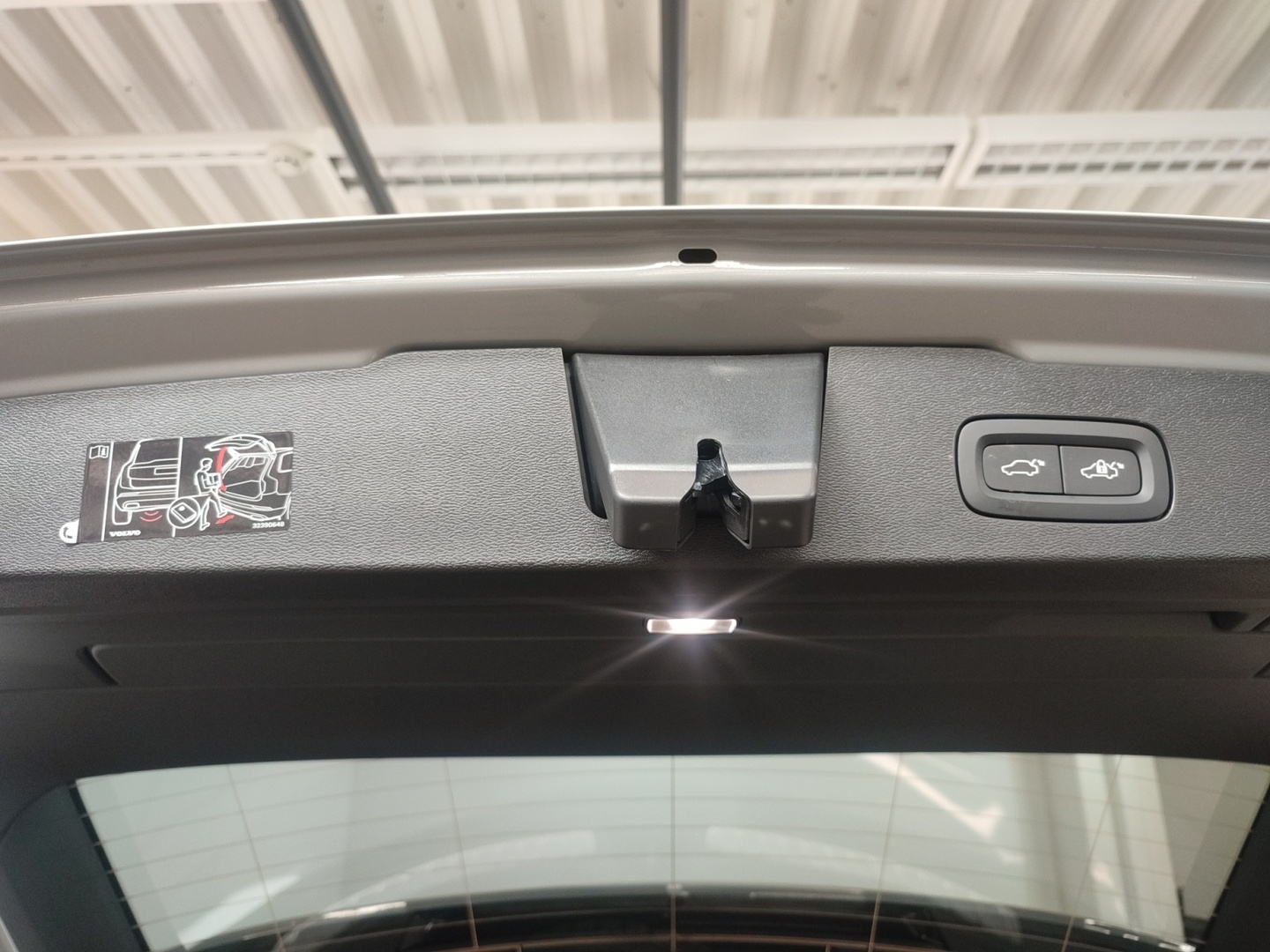 VOLVO V60 2025