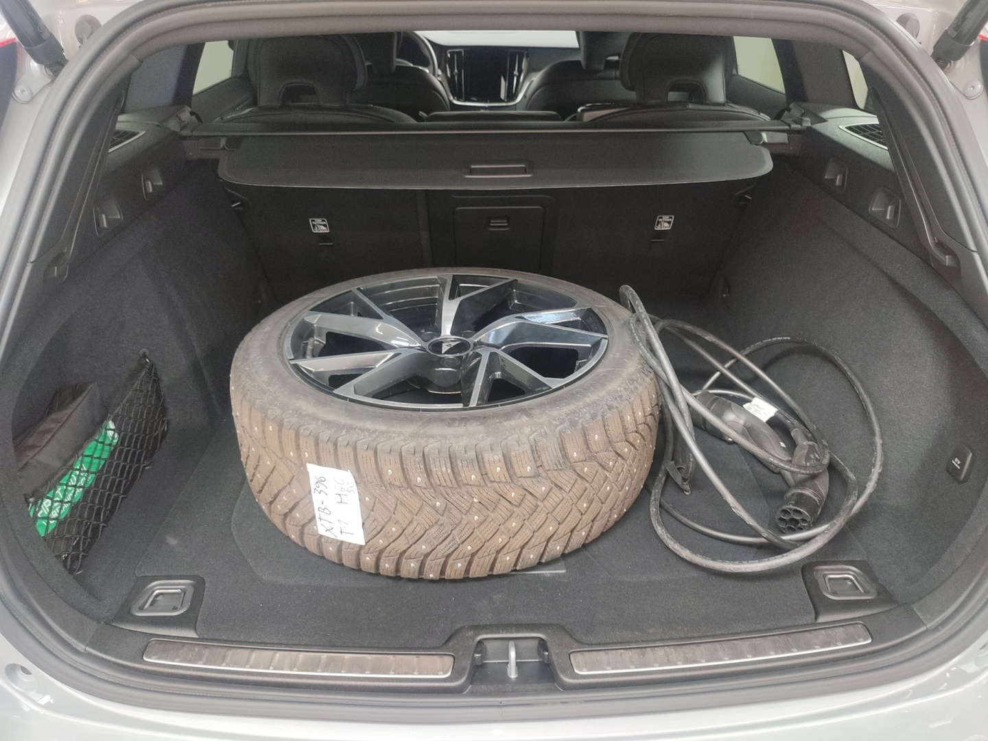 VOLVO V60 2025