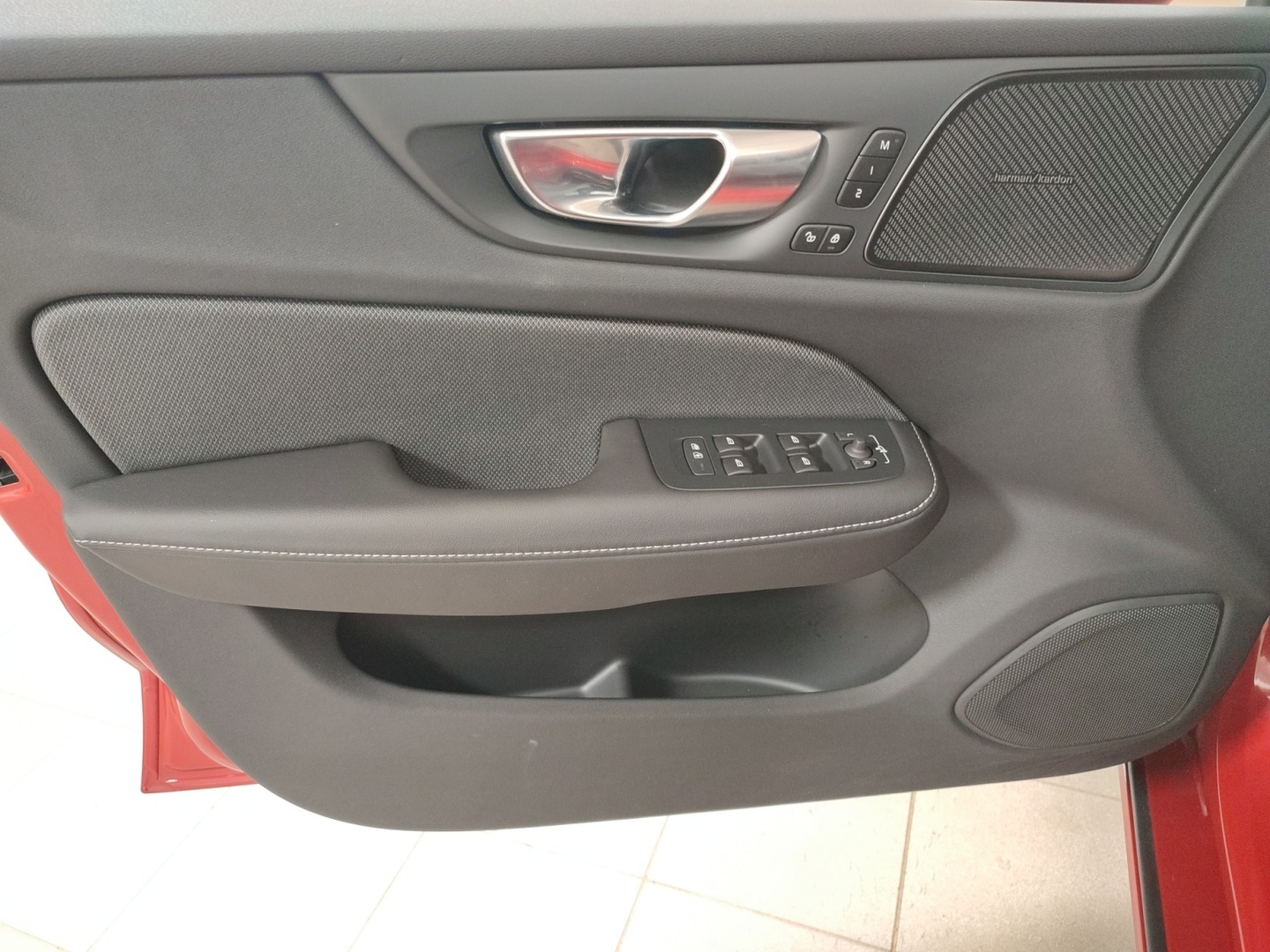 VOLVO V60 2025