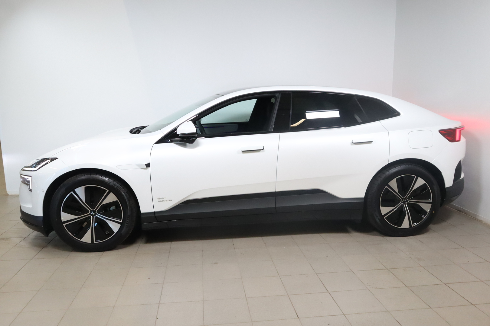 POLESTAR 4 2026