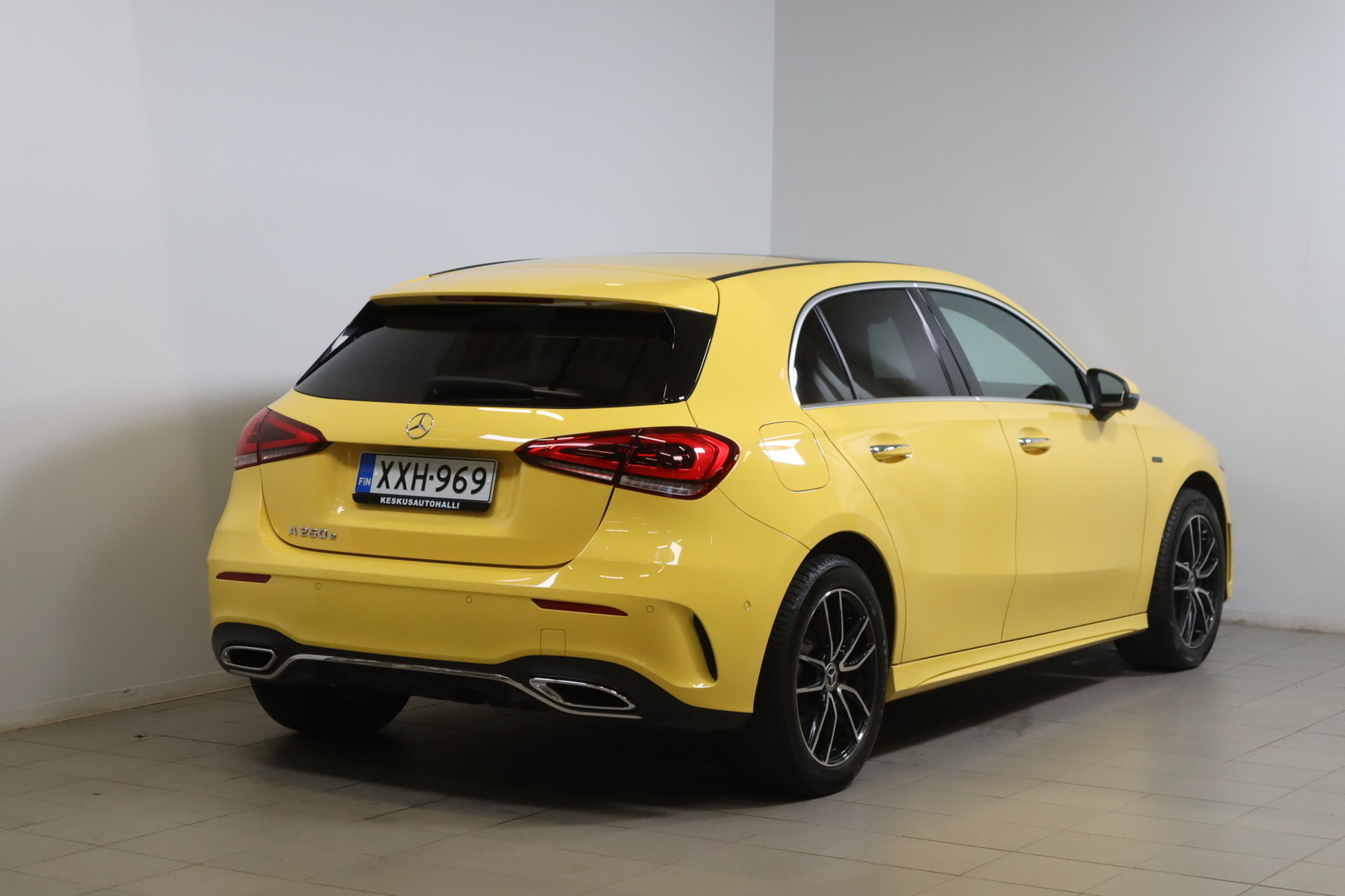 MERCEDES-BENZ A 2020