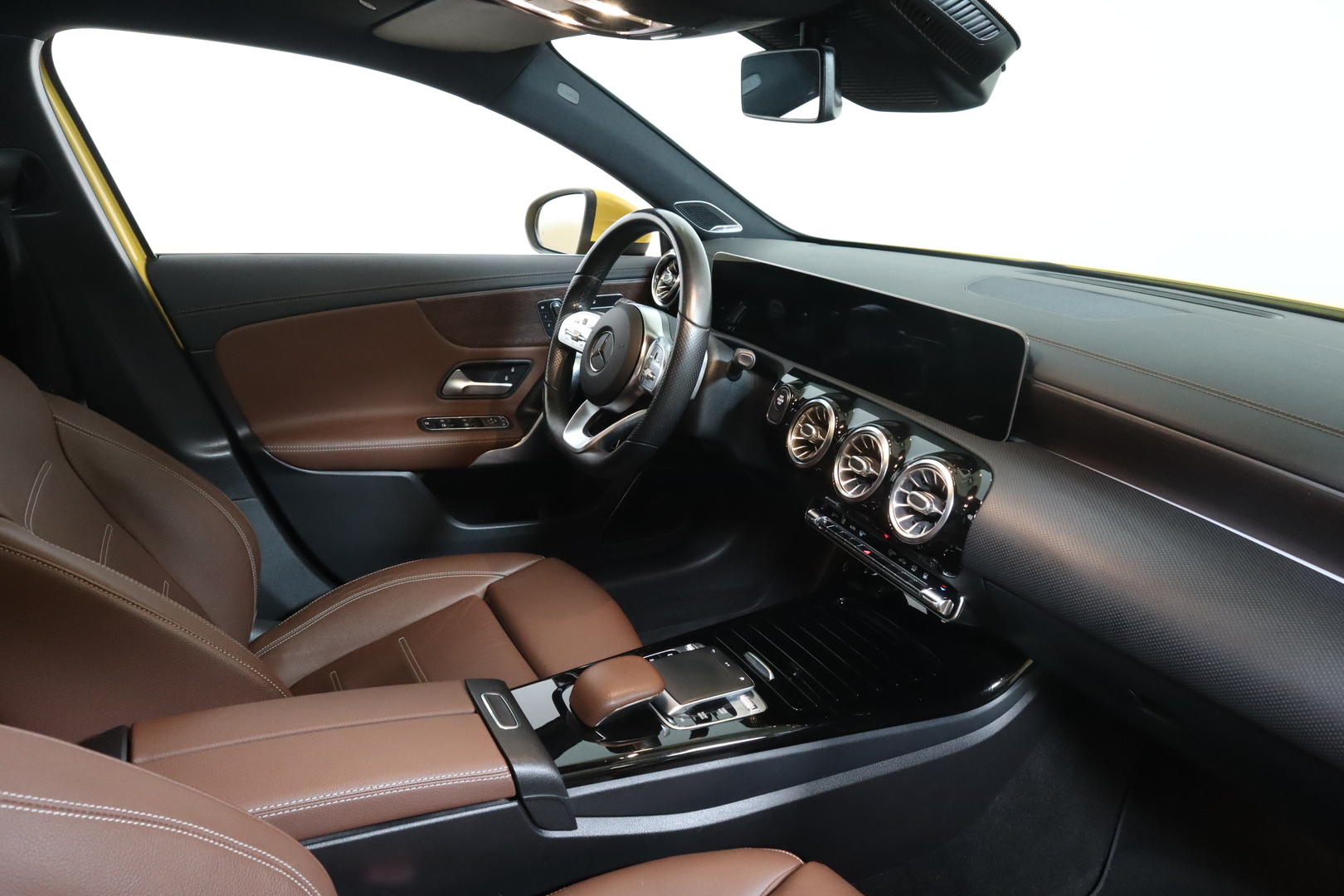 MERCEDES-BENZ A 2020