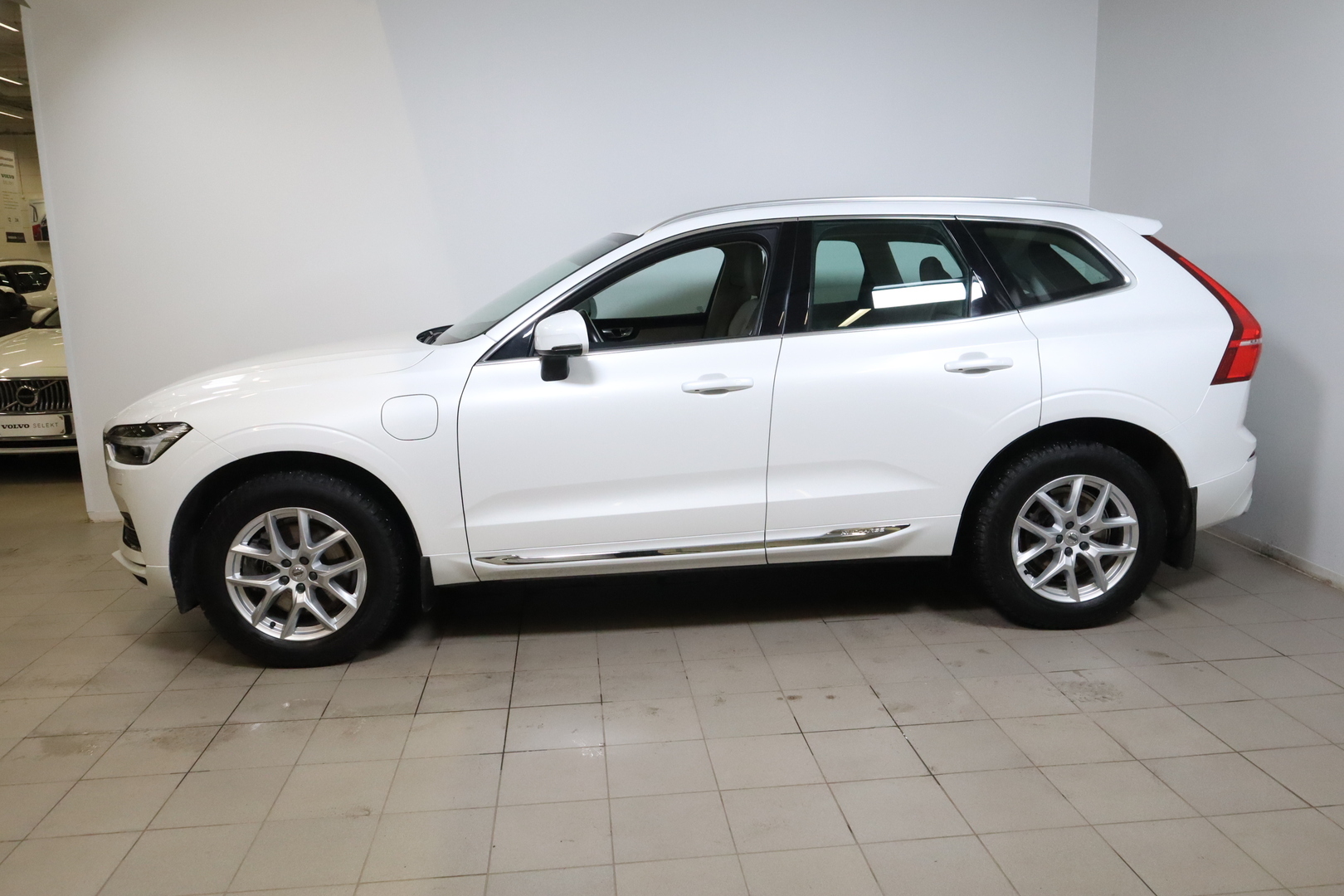 VOLVO XC60 2021