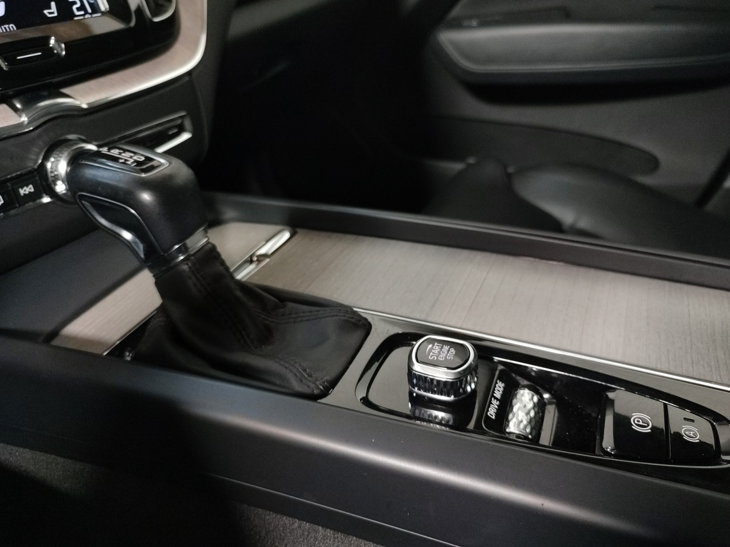 VOLVO XC60 2018