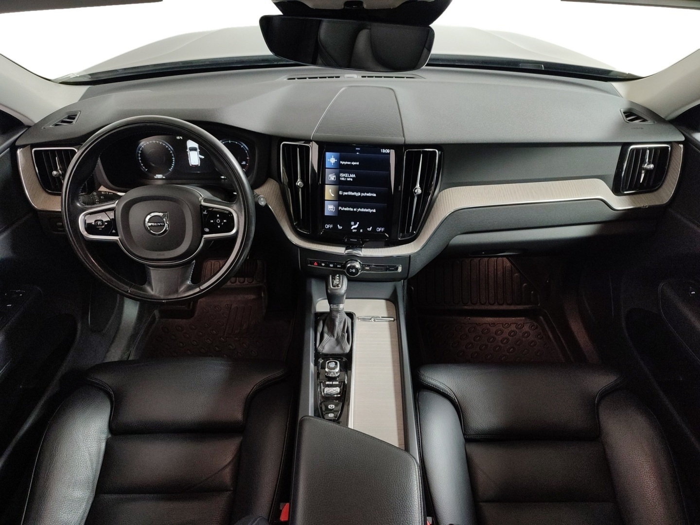 VOLVO XC60 2018