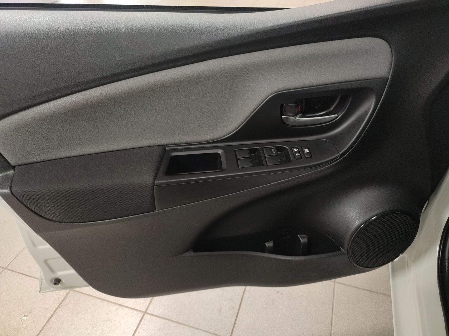 TOYOTA Yaris 2018