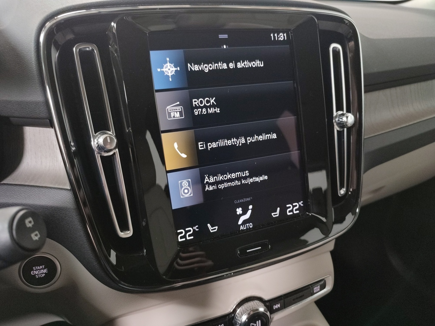 VOLVO XC40 2022