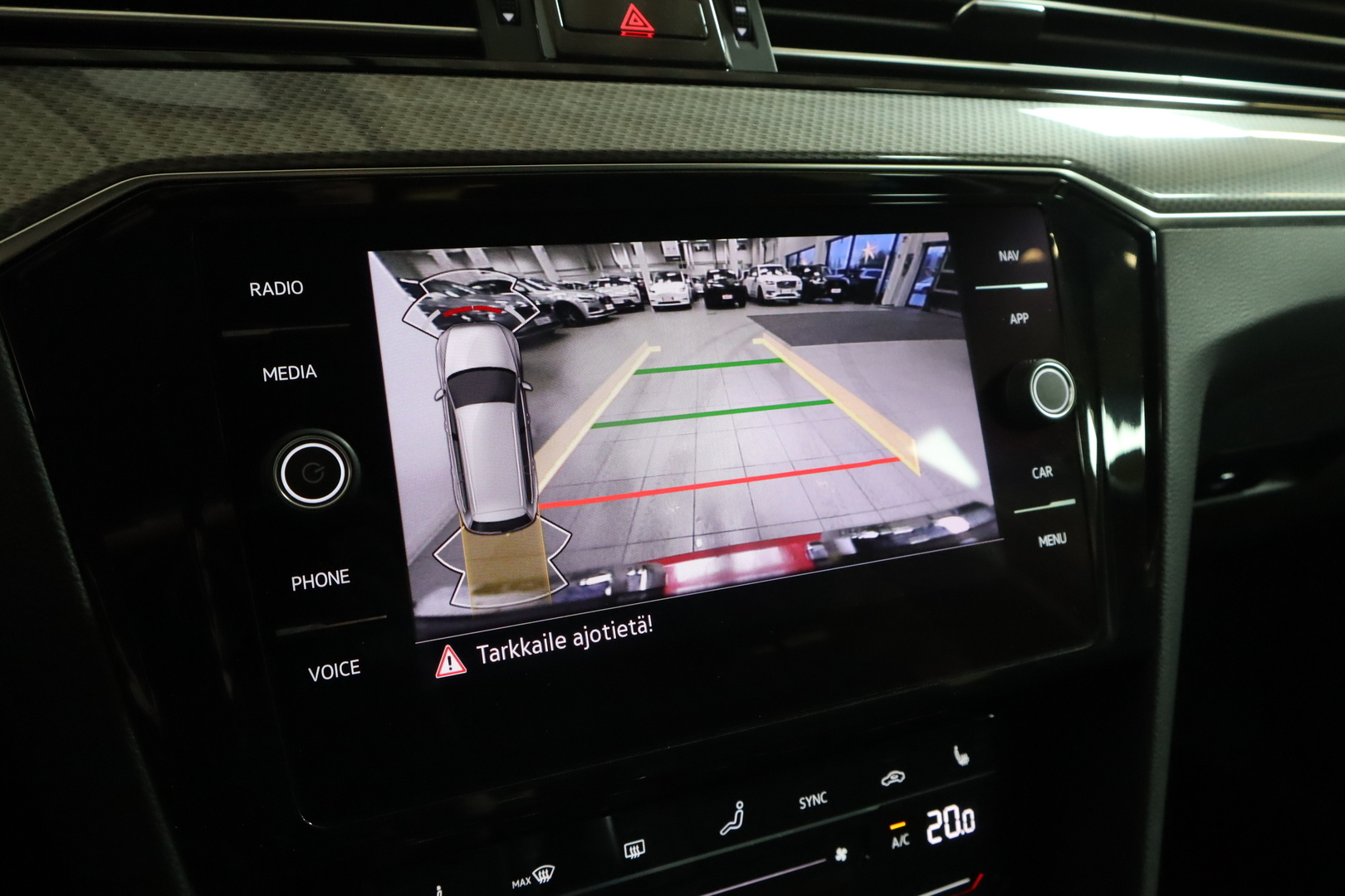 VOLKSWAGEN Passat 2022