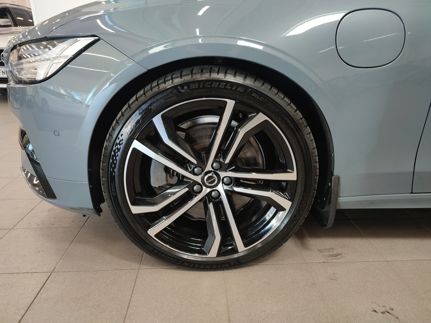 VOLVO V90 2022