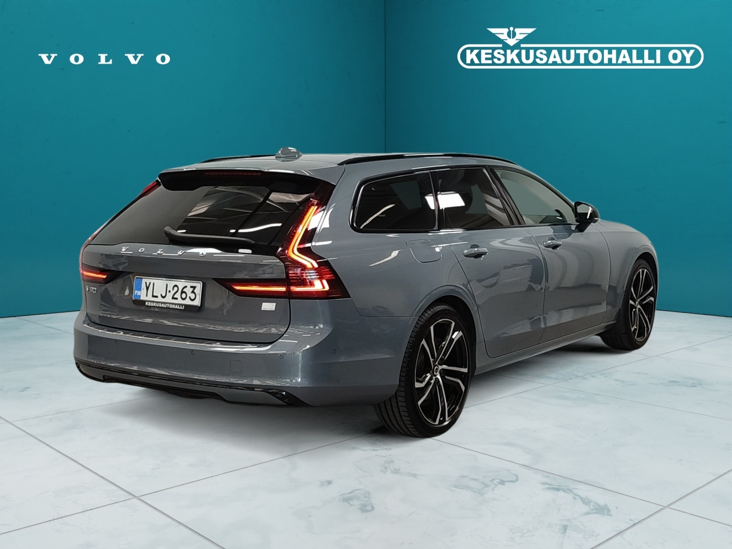 VOLVO V90 2022