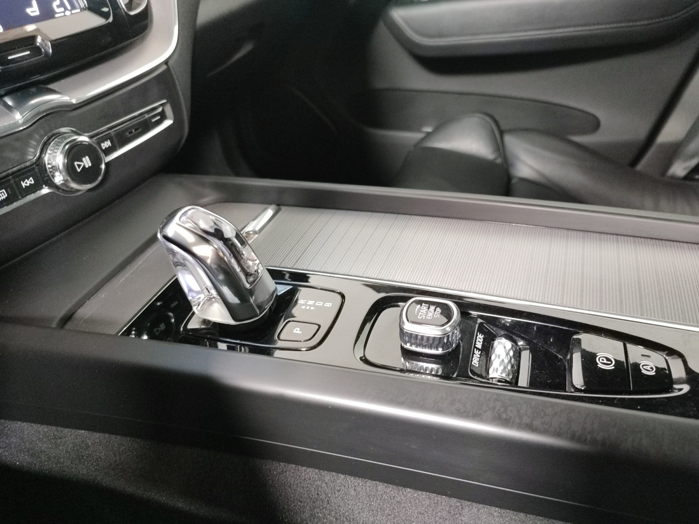 VOLVO XC60 2019