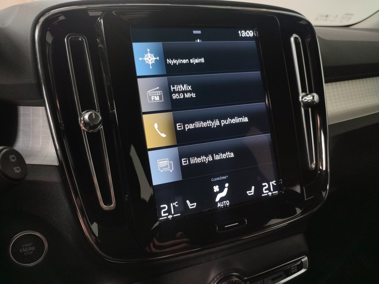 VOLVO XC40 2021