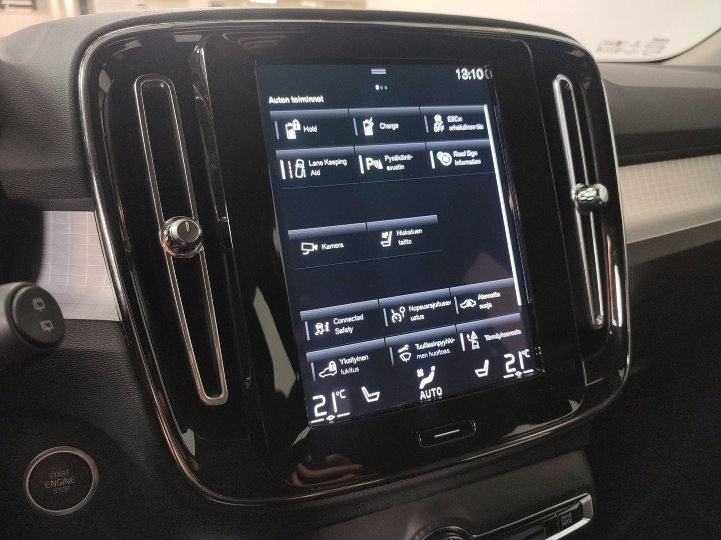 VOLVO XC40 2021
