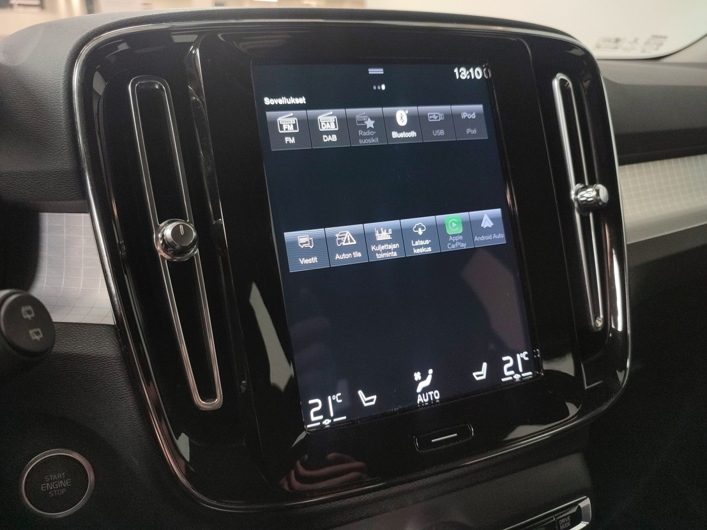 VOLVO XC40 2021