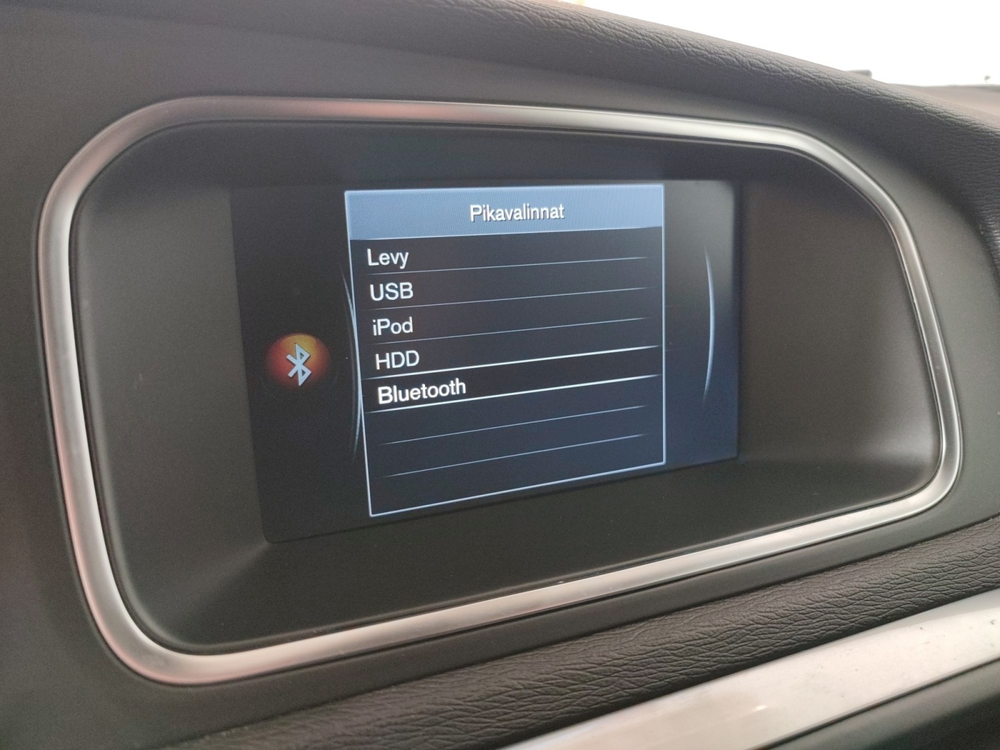 VOLVO V40 Cross Country 2017