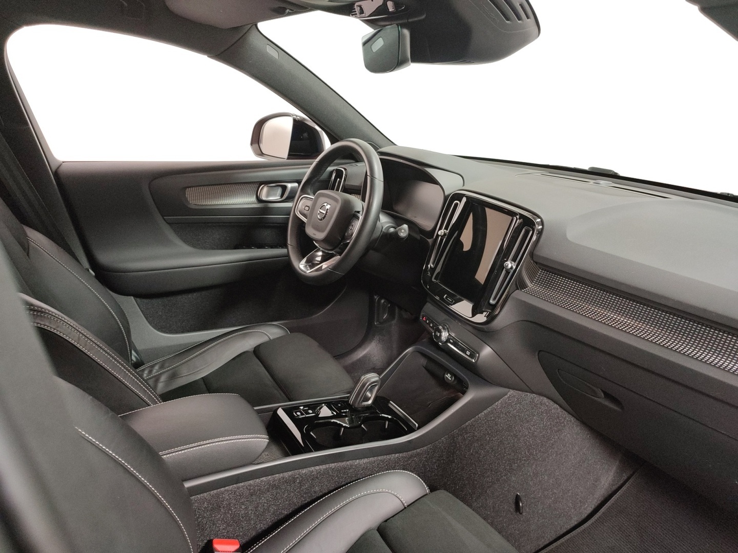 VOLVO XC40 2022