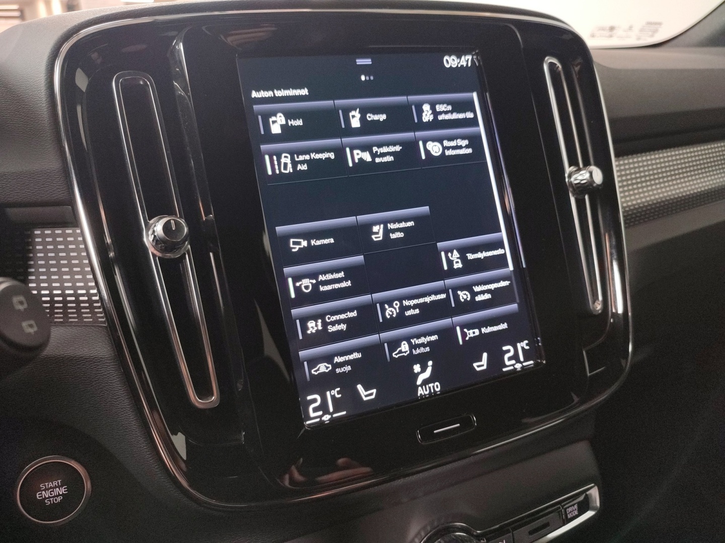 VOLVO XC40 2022