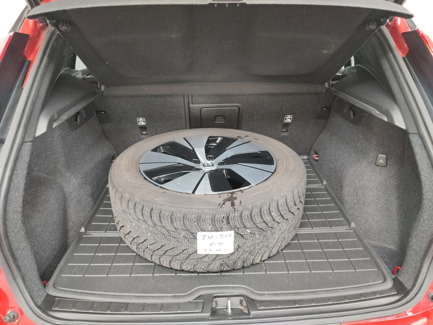 VOLVO XC40 2022