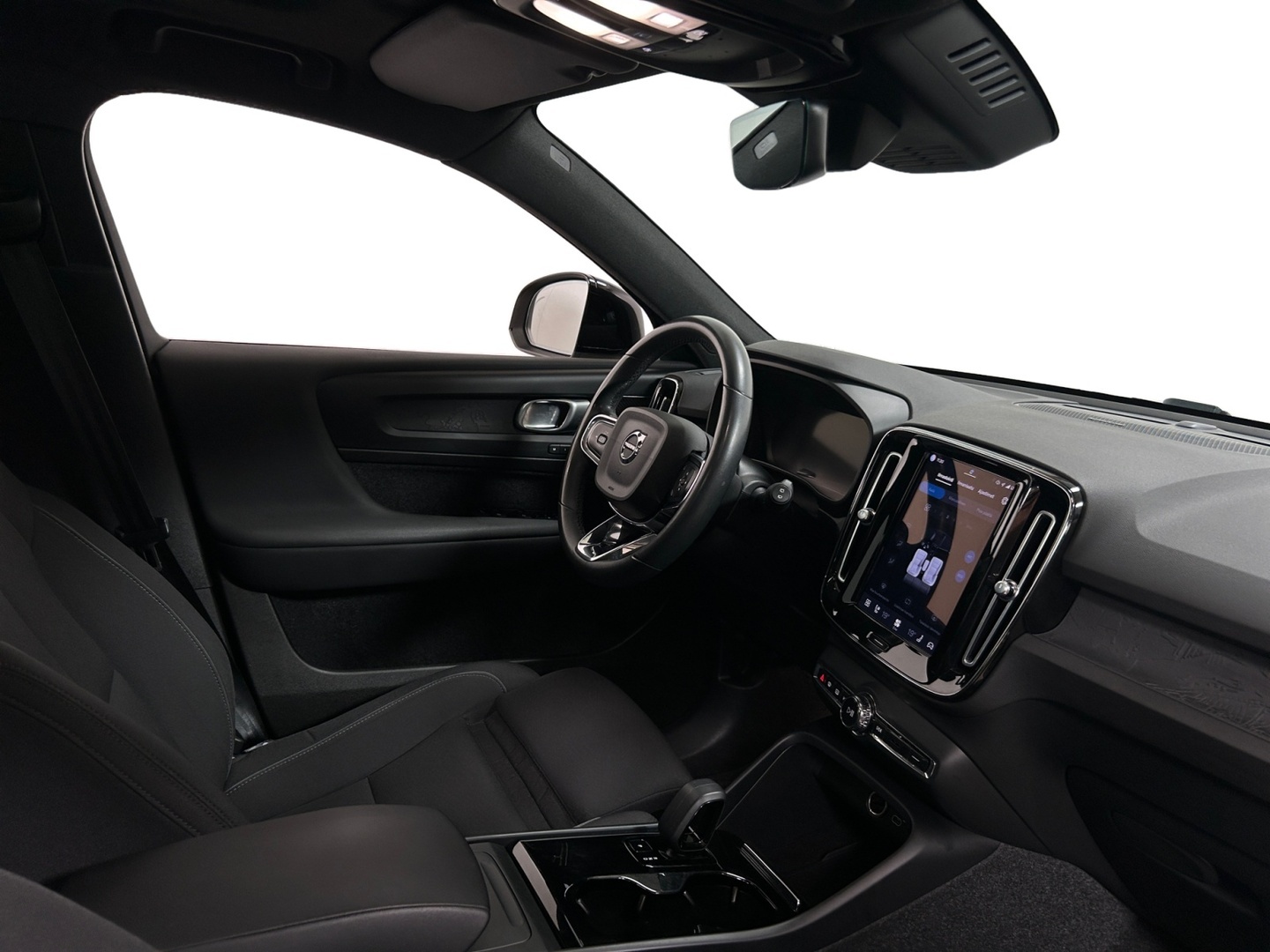 VOLVO XC40 2023