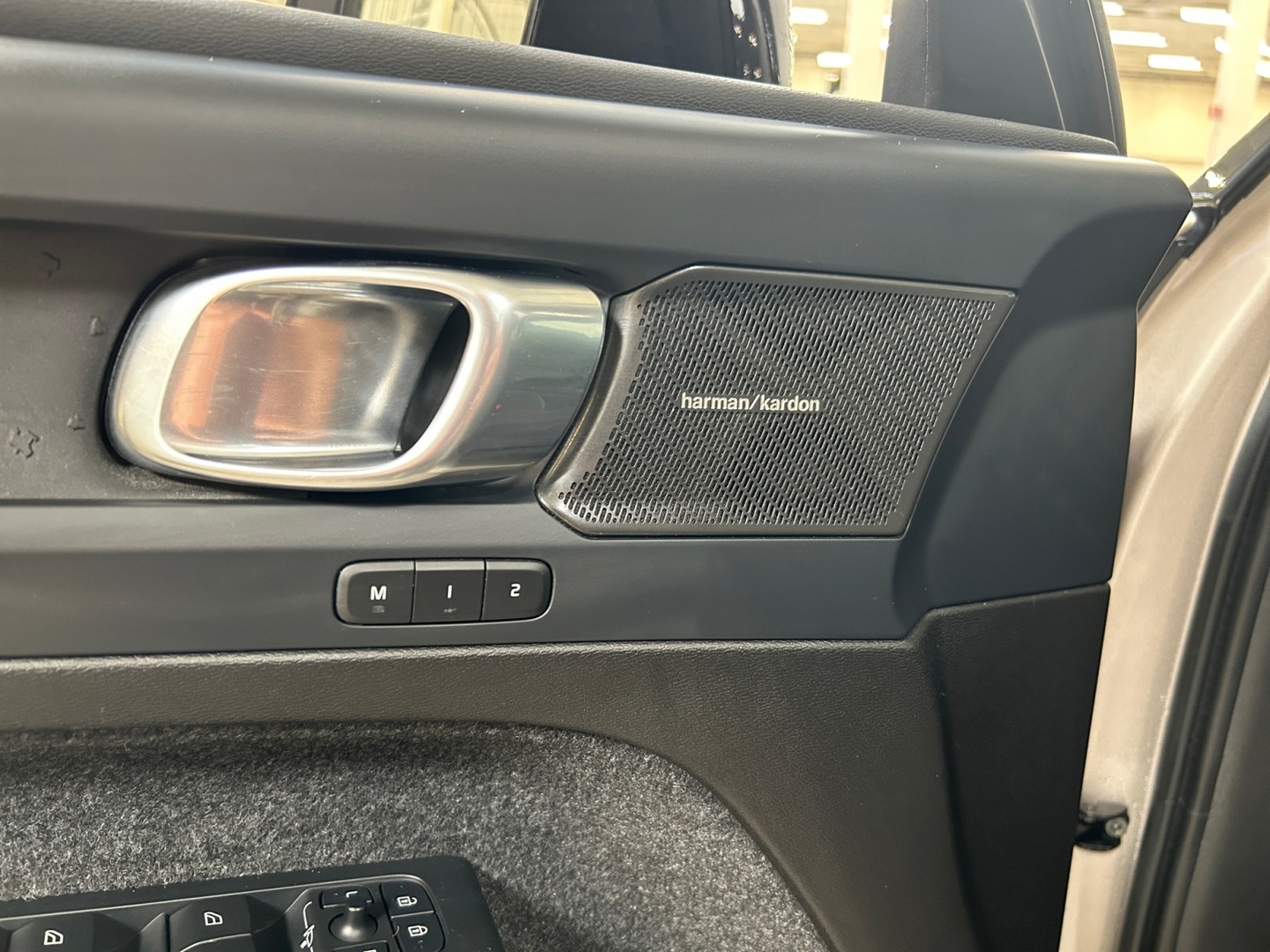 VOLVO XC40 2023