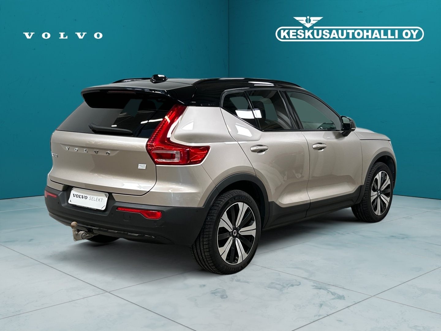 VOLVO XC40 2023