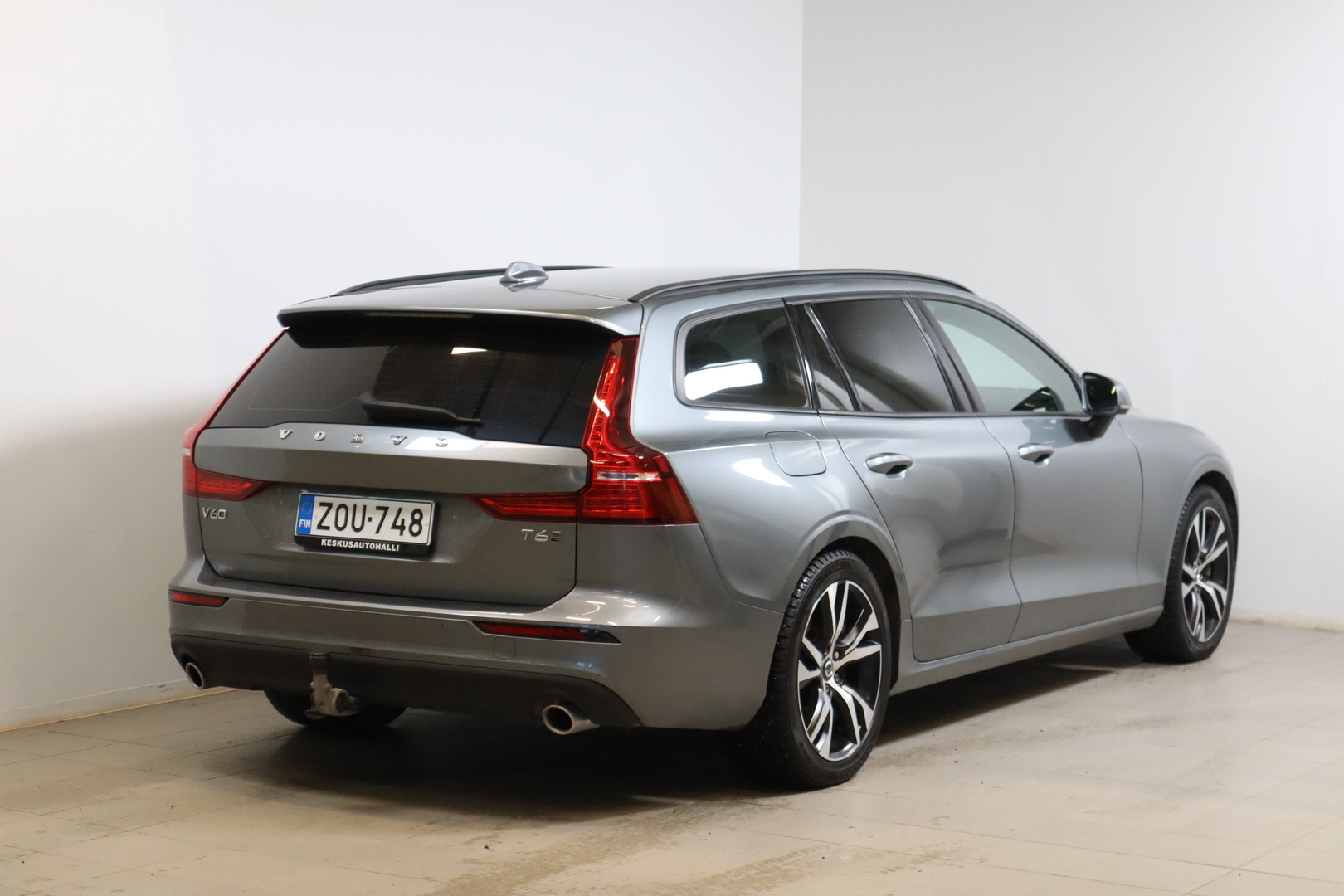 VOLVO V60 2020