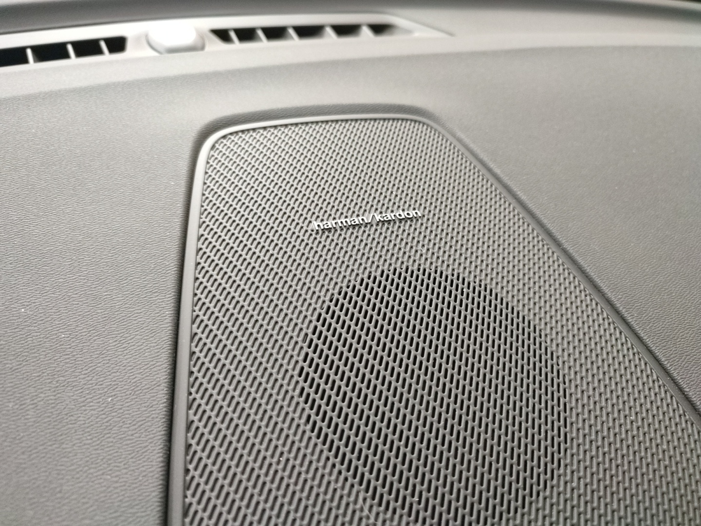 VOLVO XC60 2026
