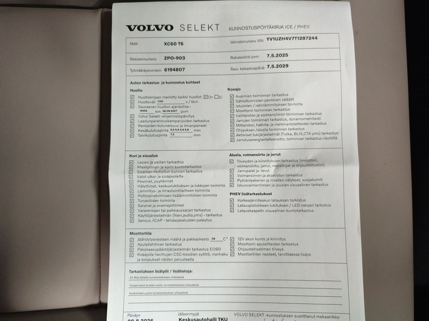 VOLVO XC60 2026