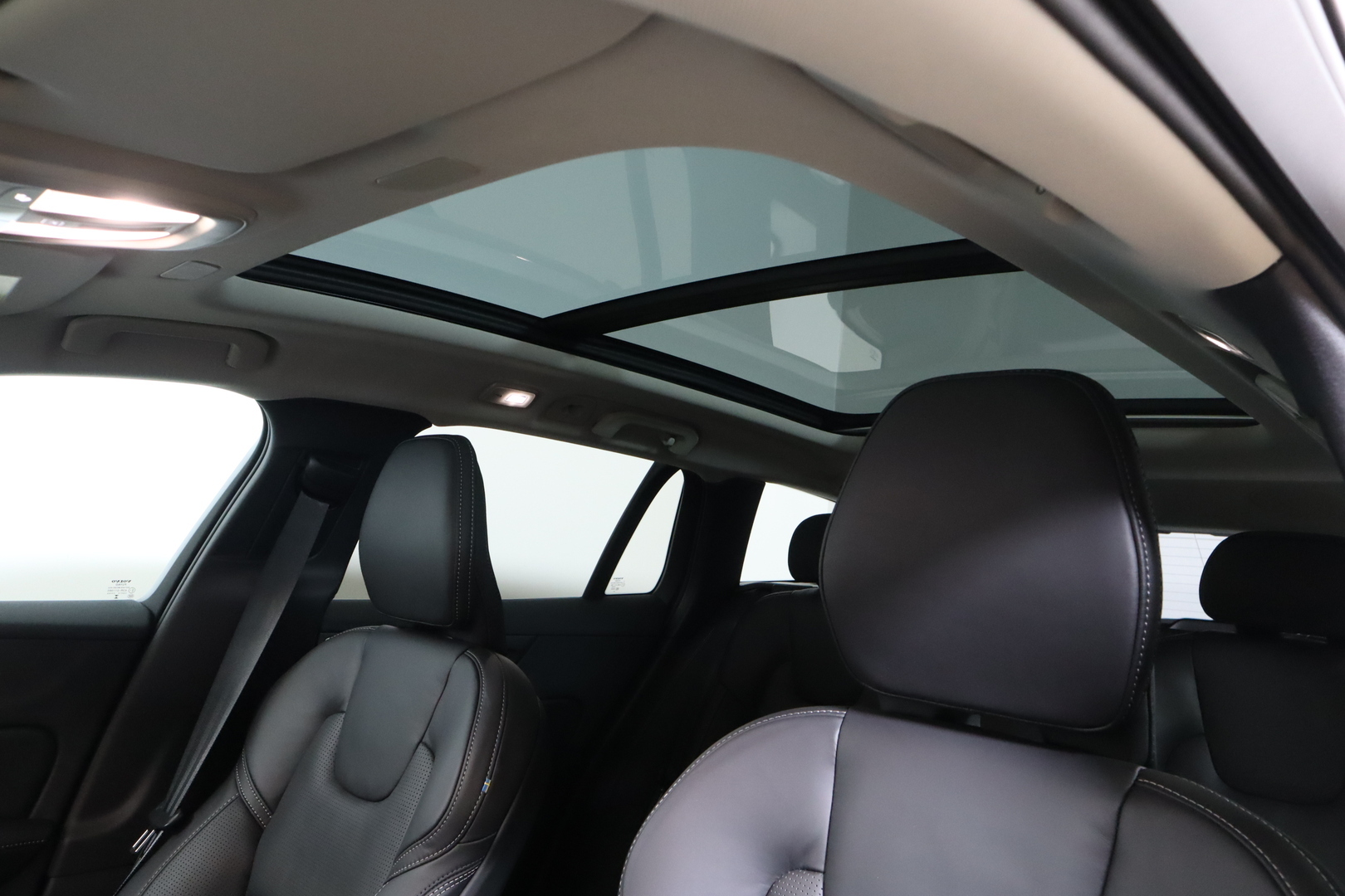 VOLVO V60 2026
