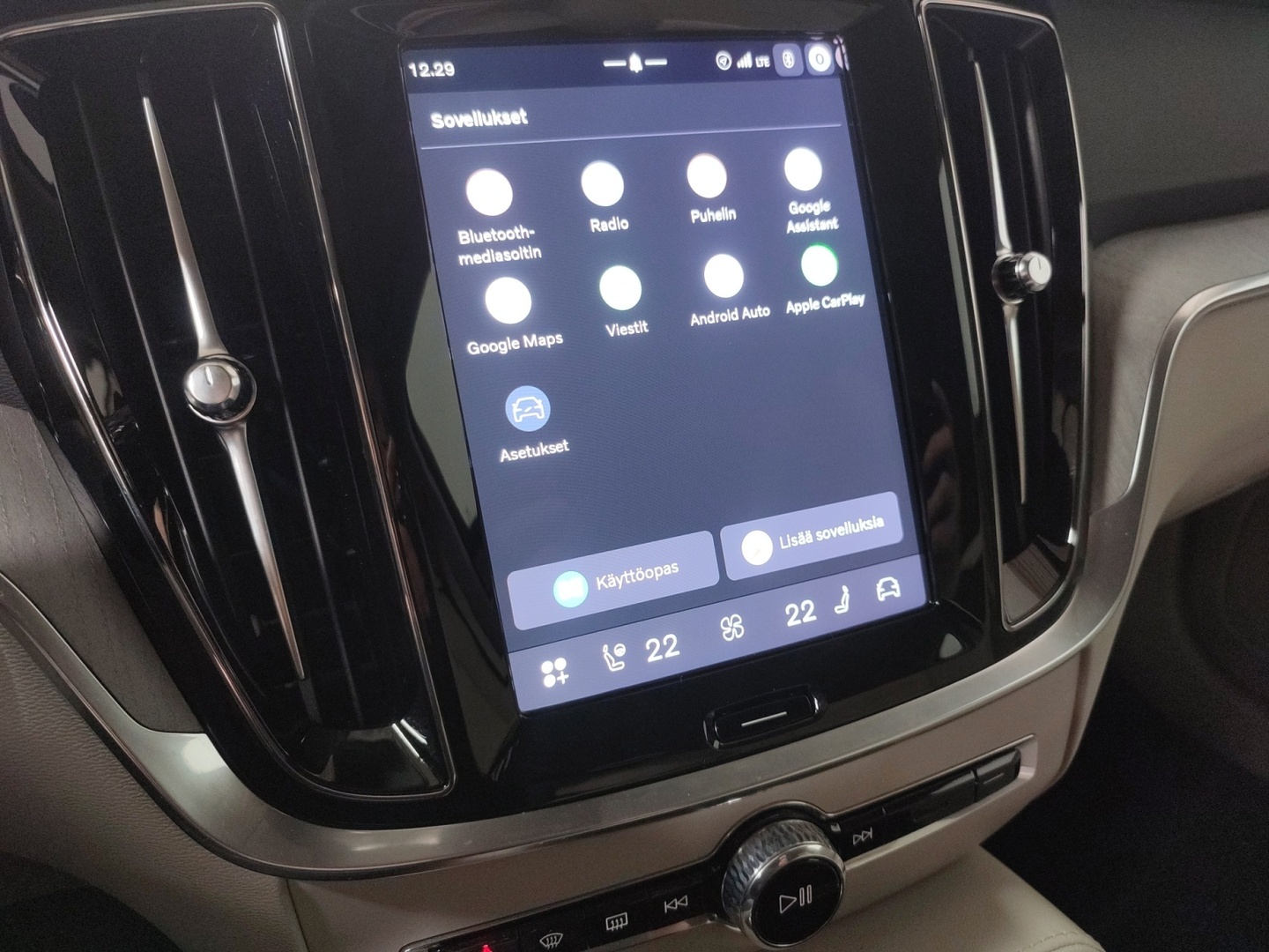 VOLVO V60 2026