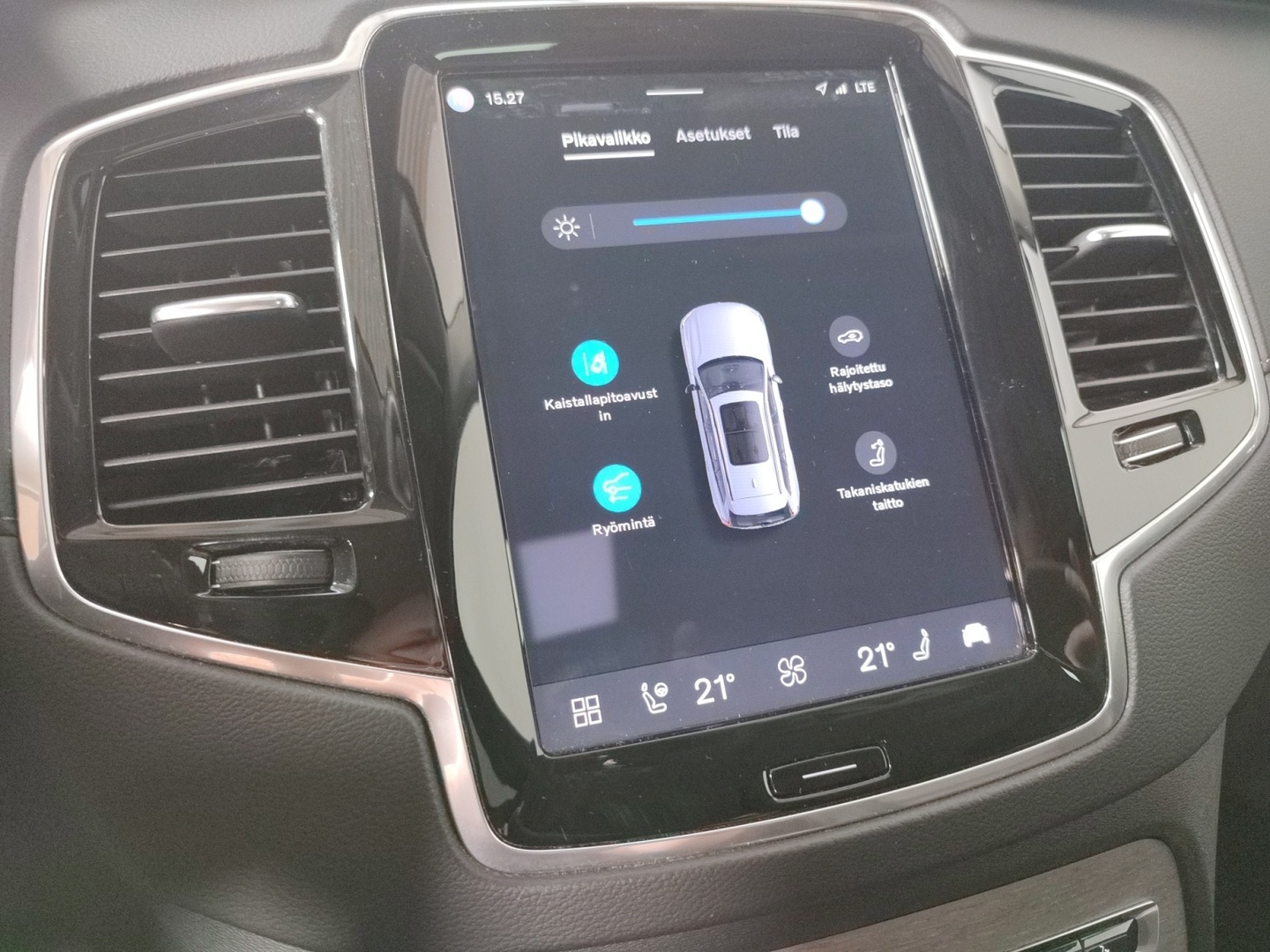 VOLVO XC90 2023