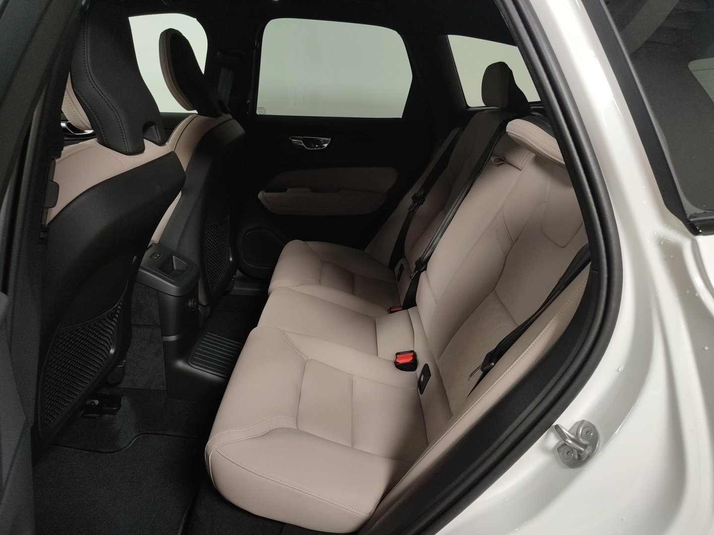 VOLVO XC60 4