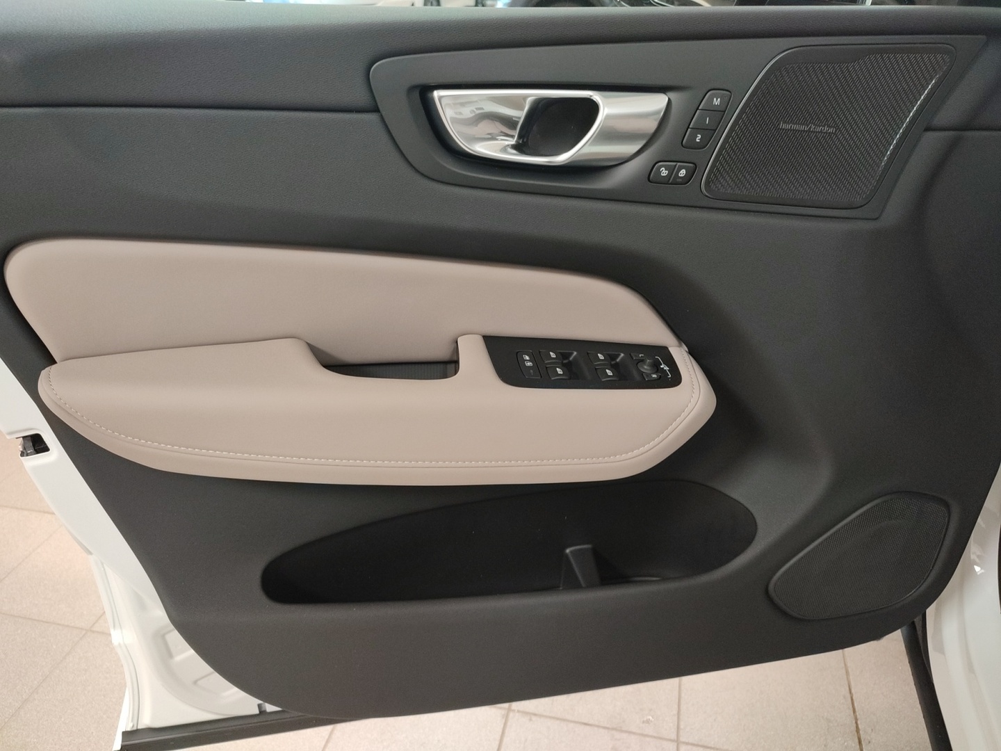 VOLVO XC60 5