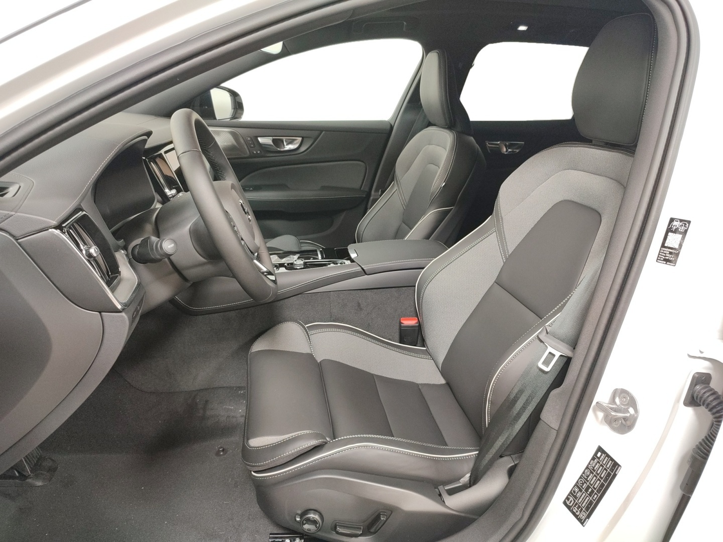 VOLVO V60 2026