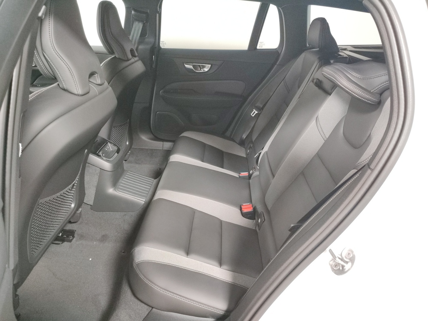 VOLVO V60 2026