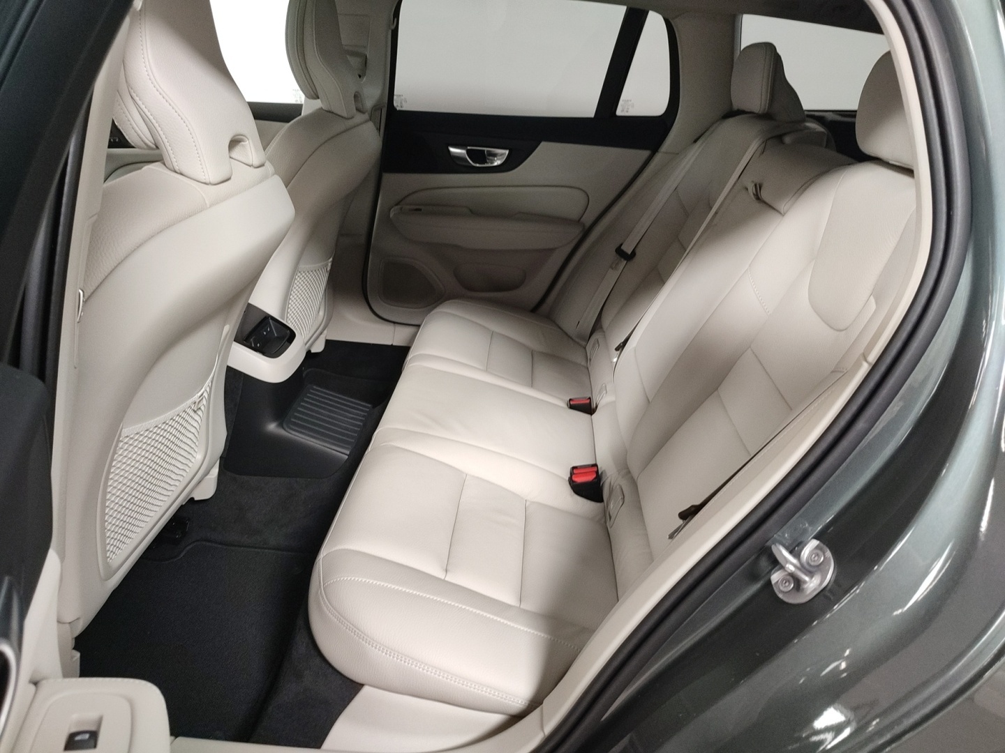VOLVO V60 10
