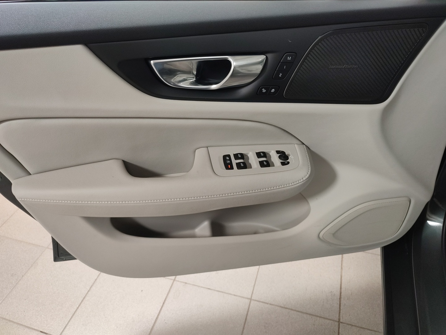 VOLVO V60 11