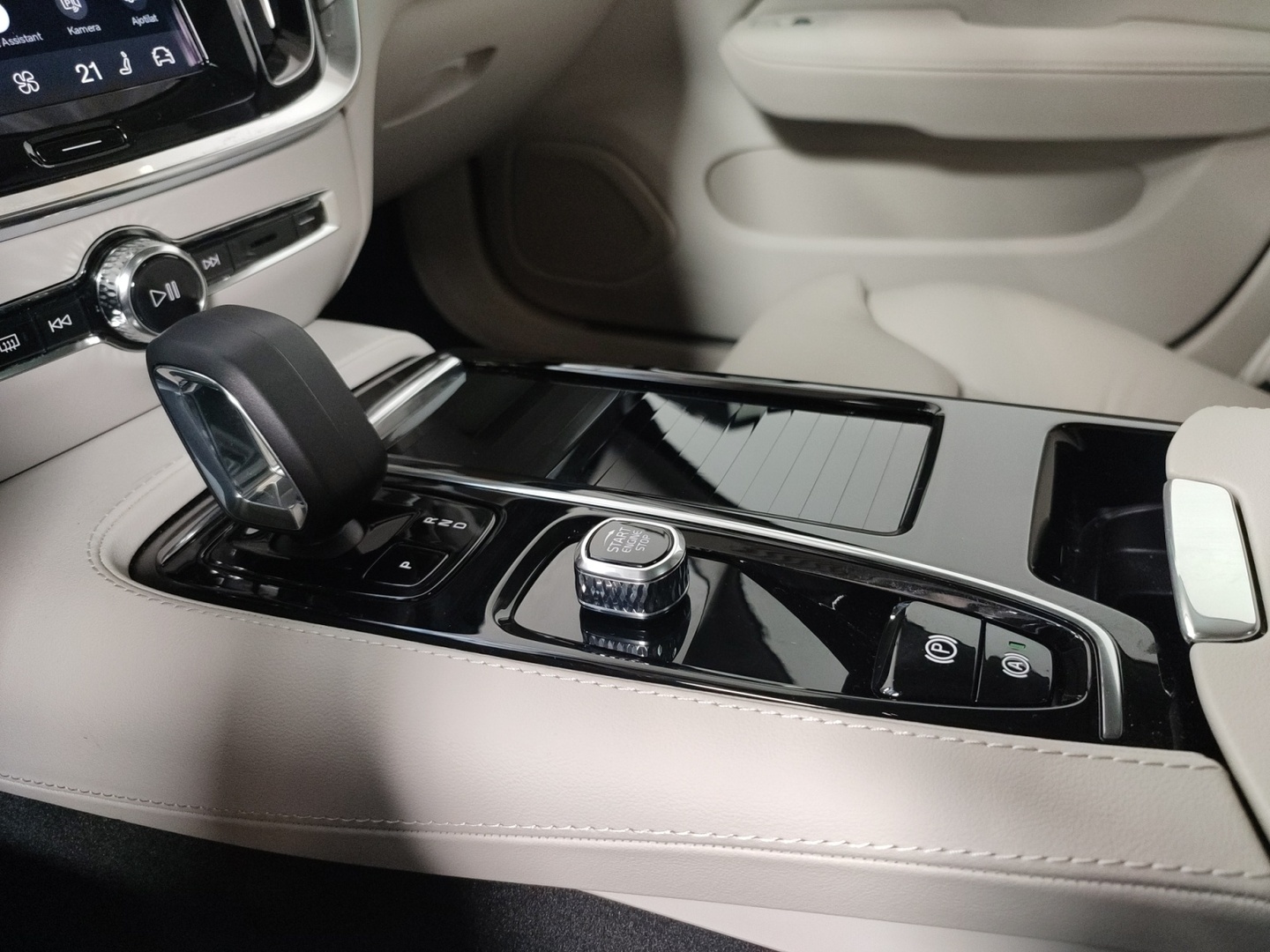 VOLVO V60 19