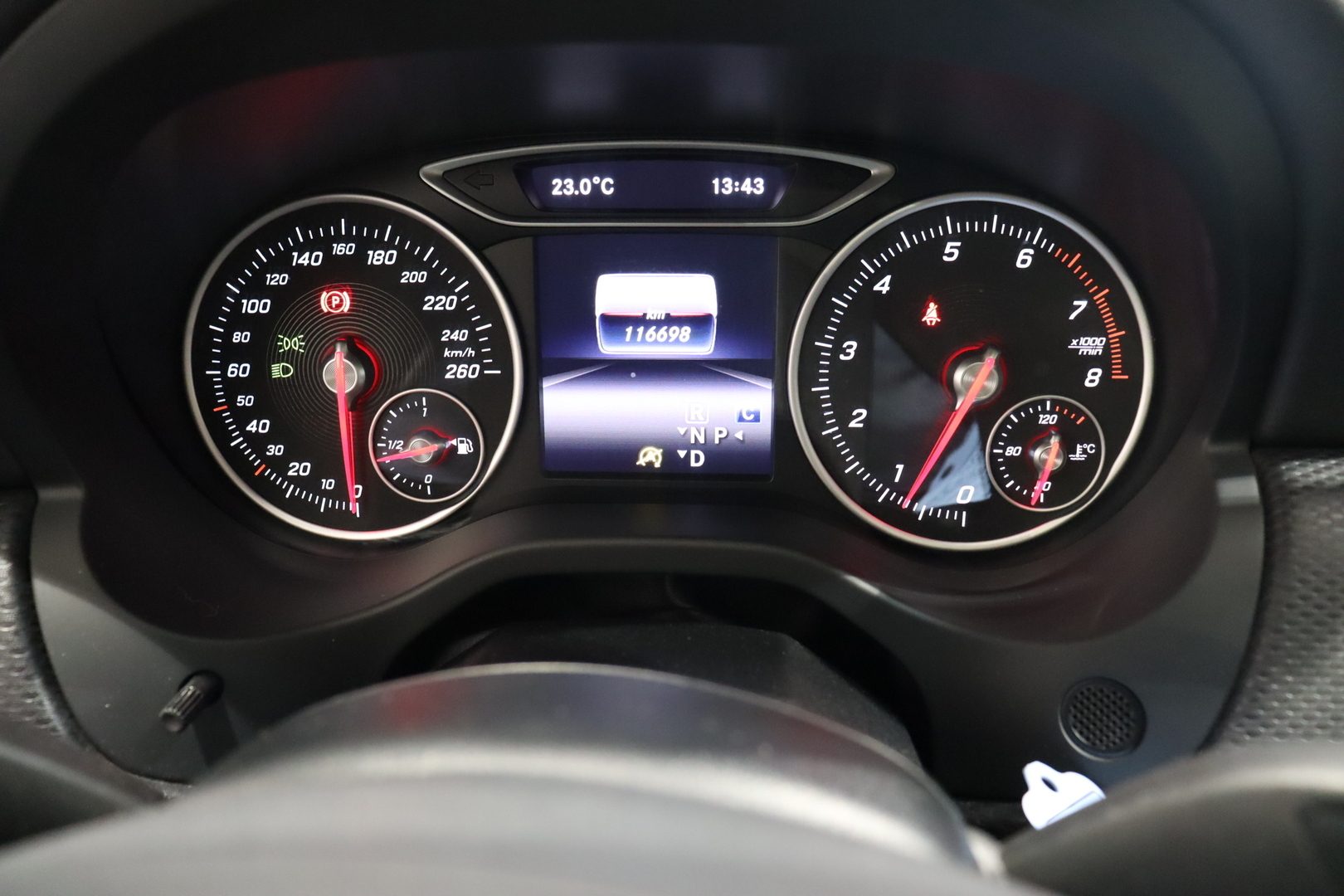 MERCEDES-BENZ A 2016