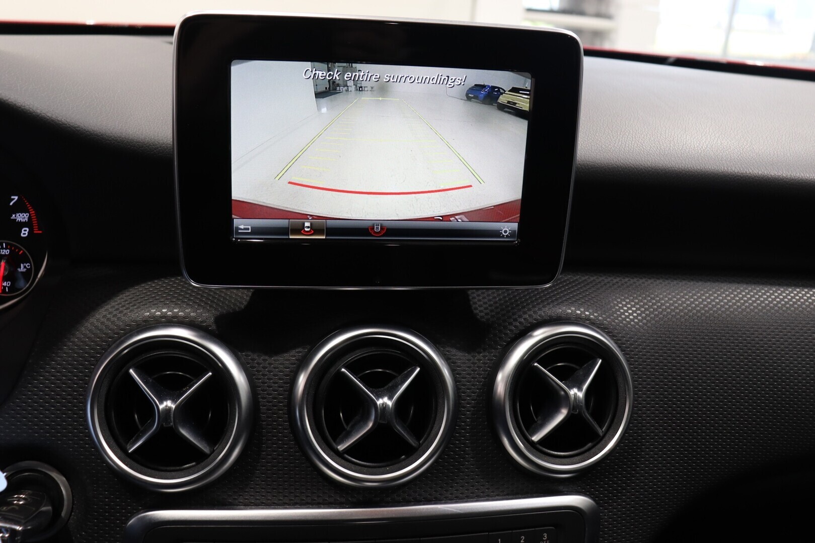 MERCEDES-BENZ A 2016