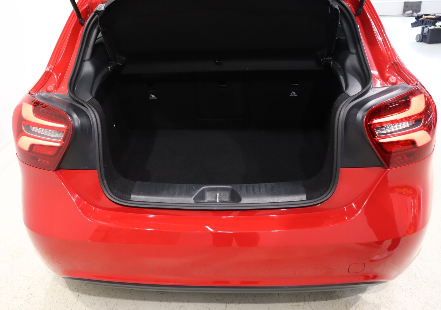 MERCEDES-BENZ A 2016