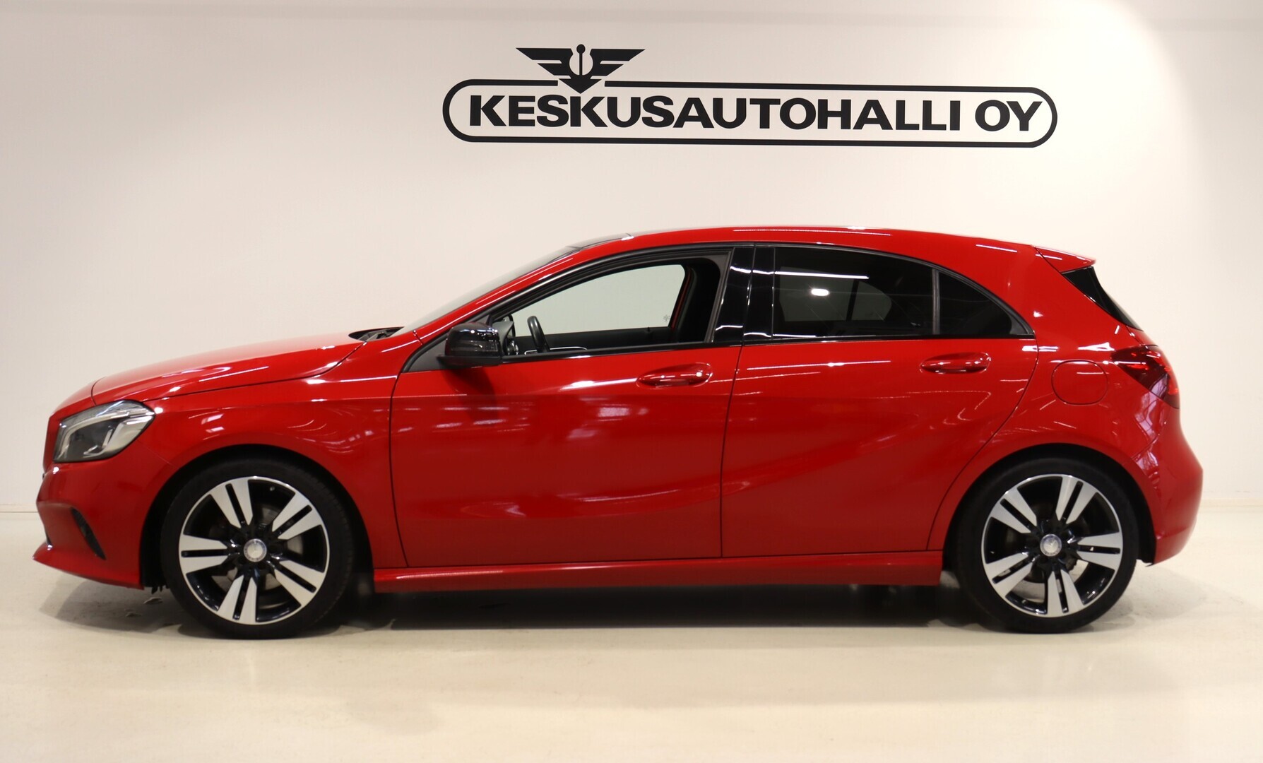 MERCEDES-BENZ A 2016