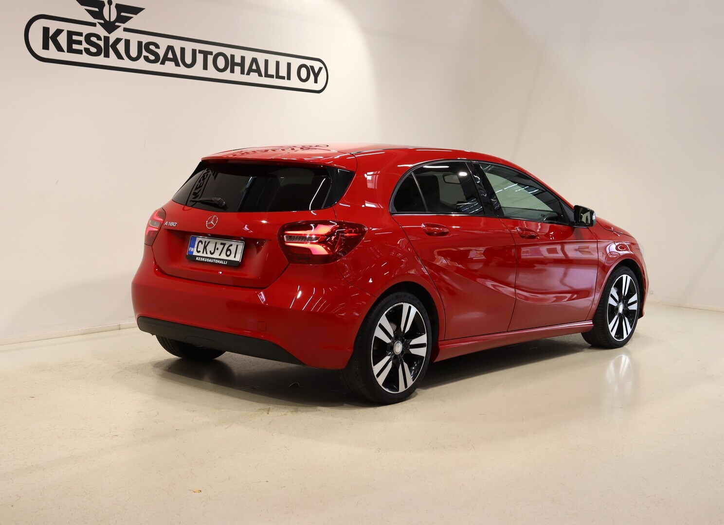 MERCEDES-BENZ A 2016