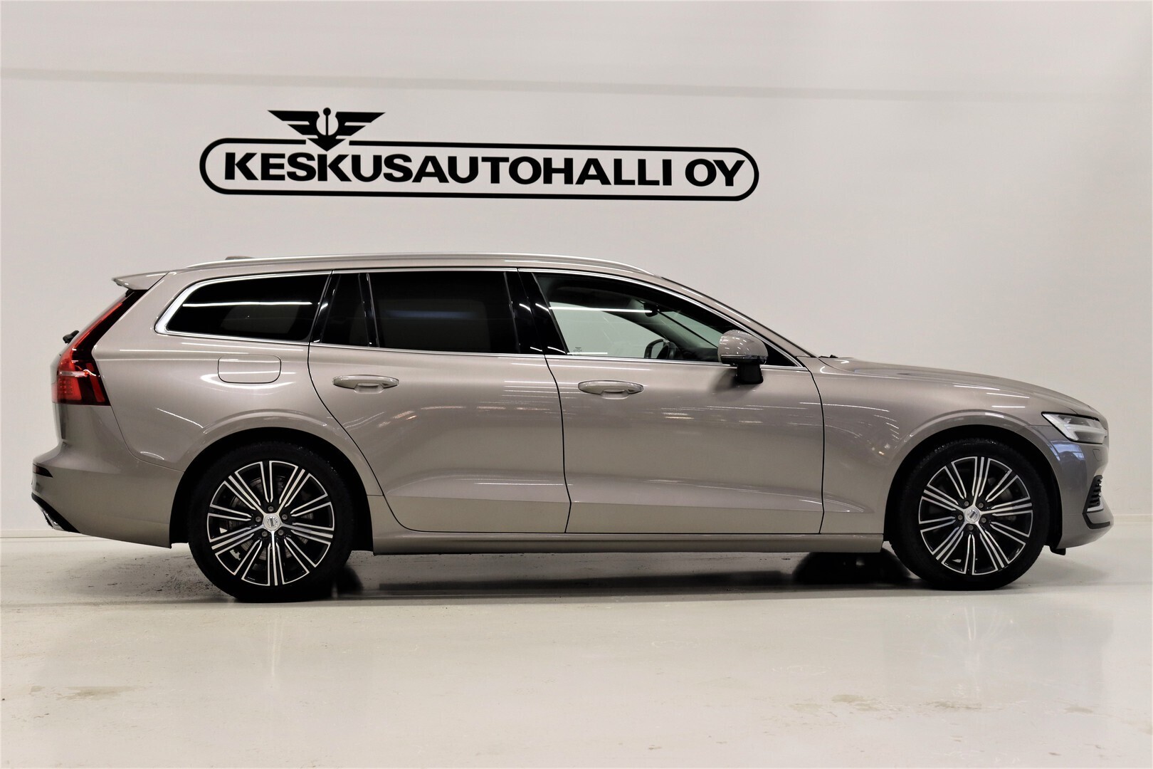 VOLVO V60 2019