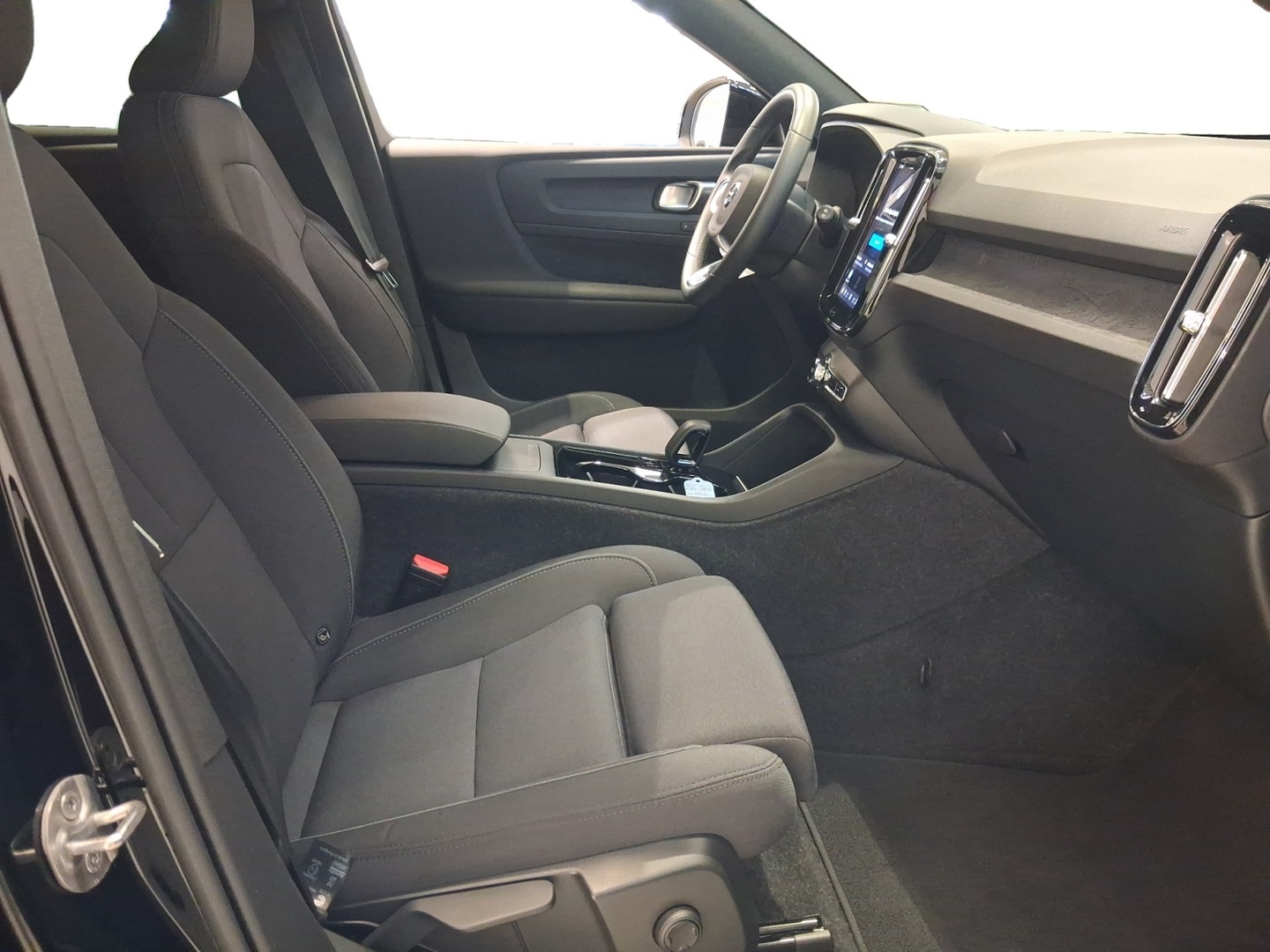 VOLVO XC40 2023