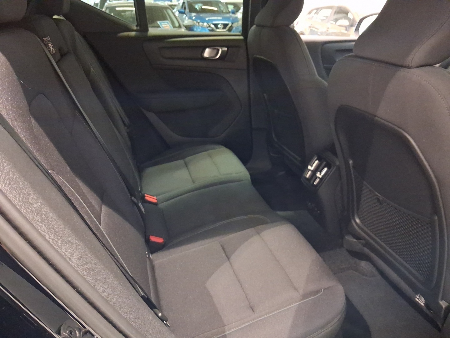 VOLVO XC40 2023